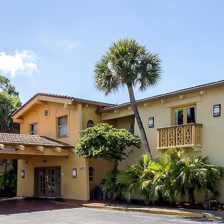 Red Roof Inn Tampa Bay - St. Petersburg Esterno foto