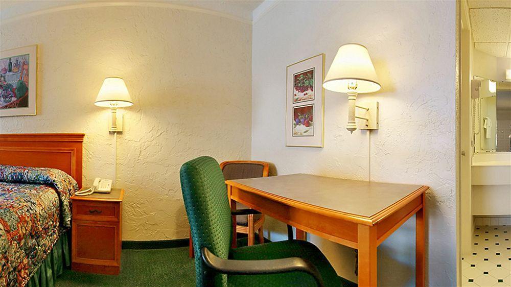 Red Roof Inn Tampa Bay - St. Petersburg Esterno foto