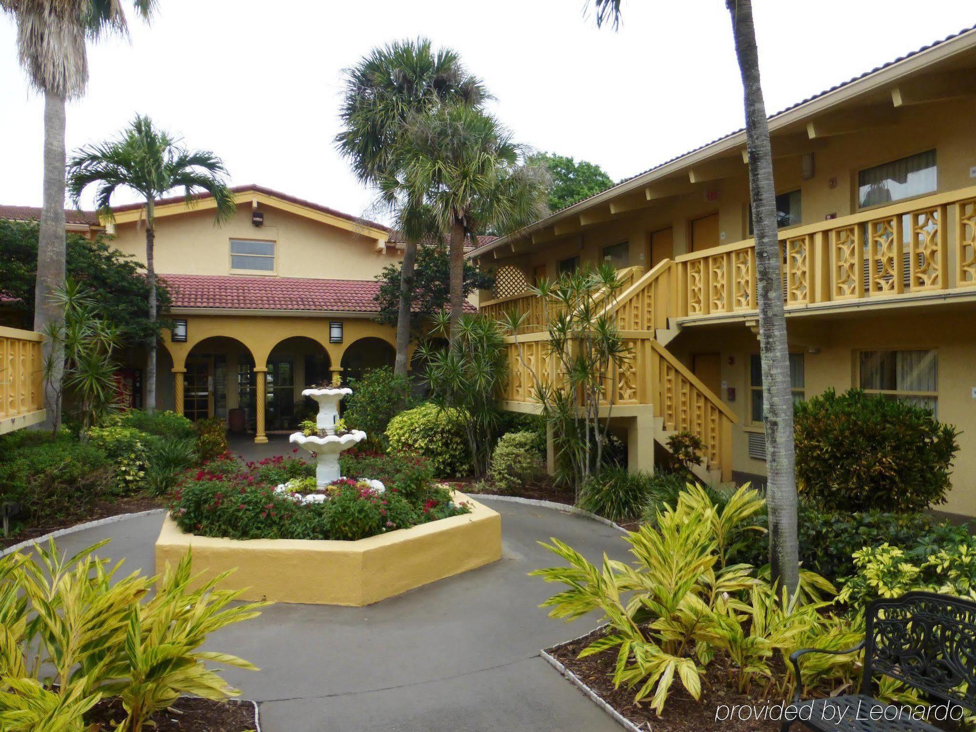 Red Roof Inn Tampa Bay - St. Petersburg Esterno foto